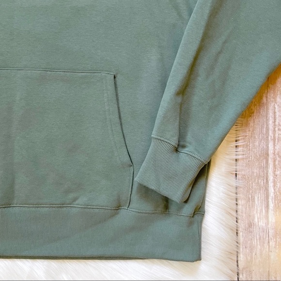 The North Face Women’s Half Dome Hoodie Luxe - Picture 2 of 6